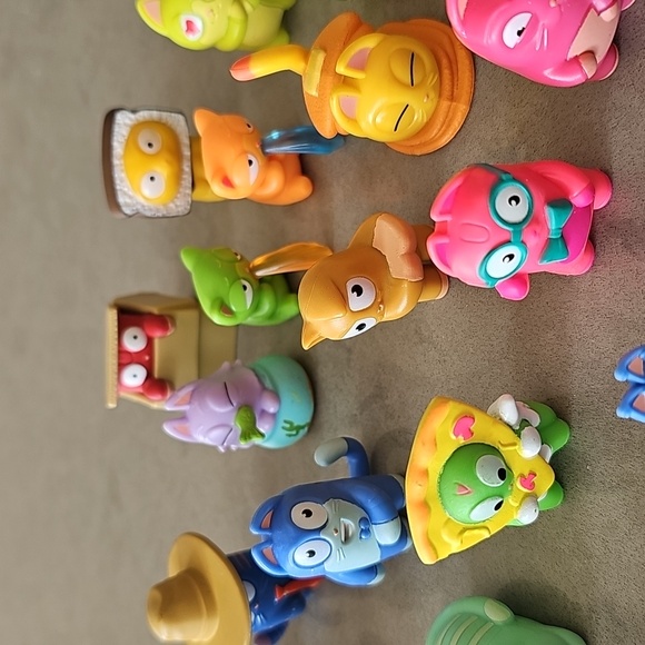 ✨️SOLD✨️Lost Kitties Collection x37 Lot - Picture 4 of 10